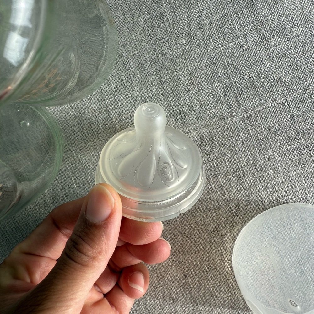 Philips Avent Glass Natural Baby Bottles w/ Natural Response Nipple, 8oz - VGUC - Picture 4 of 10
